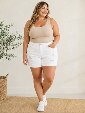 Judy Blue Boyfriend Fit White Distressed Shorts | Women’s 2XL | Stretch Denim